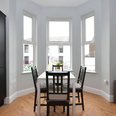 2 Bdr & 1 Bdr Apartments At Queens Uni By Belfast City Breaks ภายนอก รูปภาพ